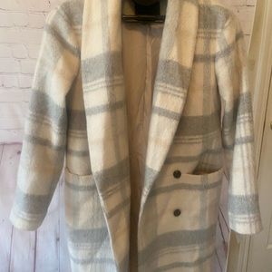 Women’s perfect plaid coat. Soft, warm, heavy but very chic!